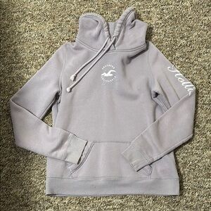 Hollister Women's Light Purple Hoodie with Logo